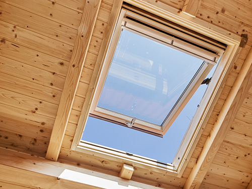 Aplictoit : pose fenêtre de toit velux à Montpellier dans l'Hérault (34)